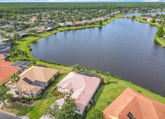 Property at 644 Shorehaven Dr, Kissimmee, FL 34759, 2 beds, 2.5 baths