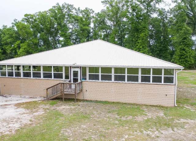 Property at 962 SW Wilson Springs Rd, Fort White, FL 32038, 3 beds, 3 baths