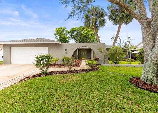 Property at 13841 89th Ave, Seminole, FL 33776, 3 beds, 2 baths