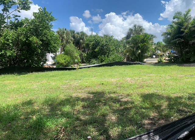 Property at 4725 Trade Winds Dr S, Gulfport, FL 33711