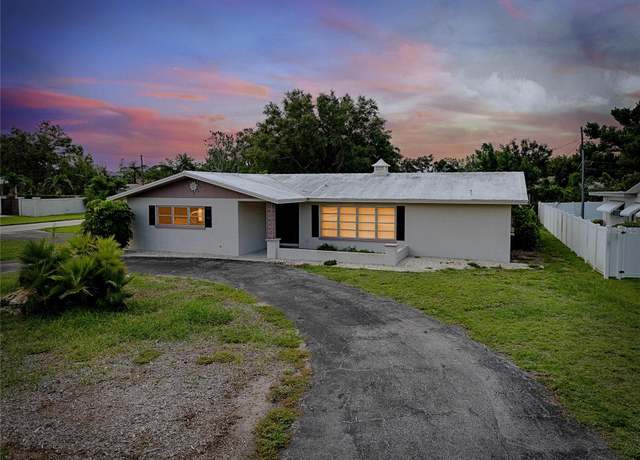 Property at 617 Cadiz Rd, Venice, FL 34285, 2 beds, 2 baths