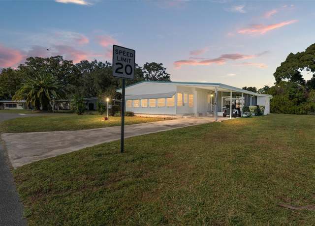 Property at 903 Aloha Way, Lady Lake, FL 32159, 2 beds, 2 baths