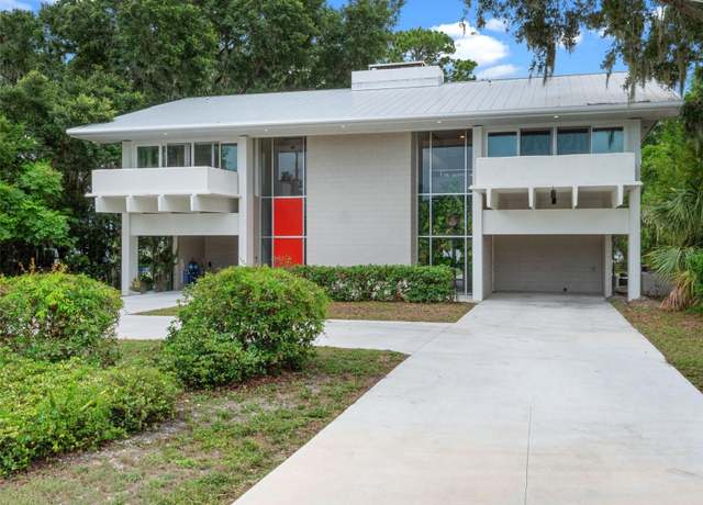Property at 1540 N Lake Mirror Dr NW, Winter Haven, FL 33881, 3 beds, 3 baths