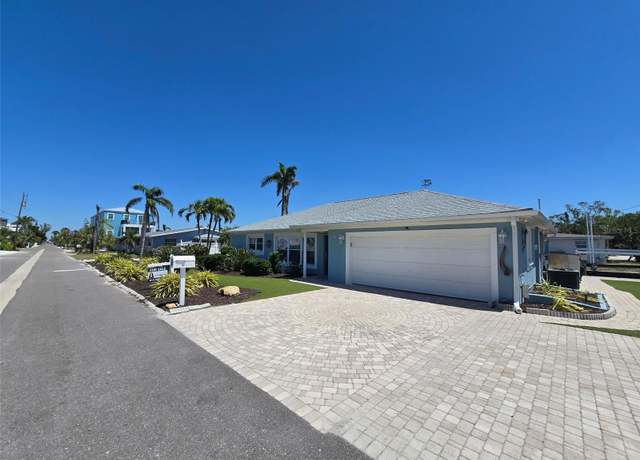 Property at 618 Jungle Queen Way, Longboat Key, FL 34228, 3 beds, 2 baths