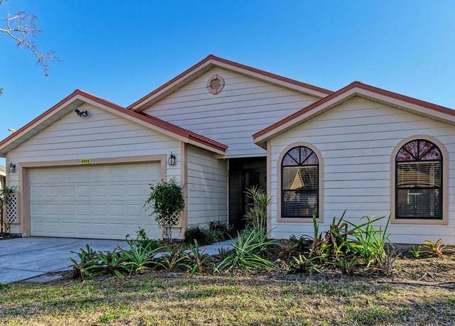 Property at 4920 82nd Pl E, Sarasota, FL 34243, 3 beds, 2 baths