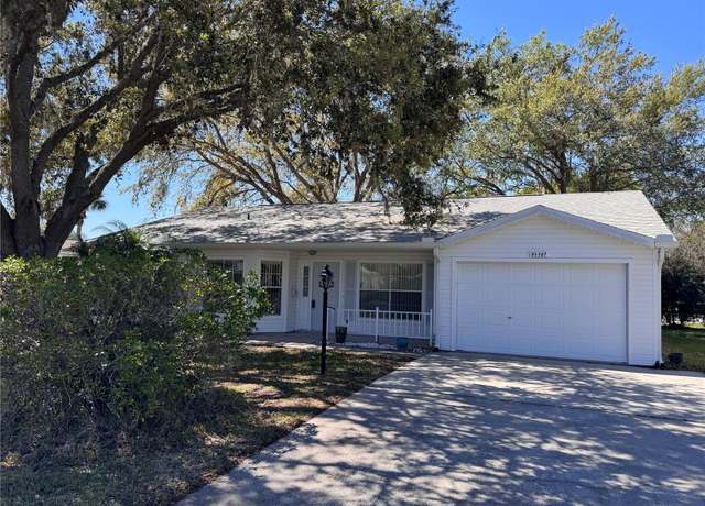 Property at 25527 Oak Aly, Leesburg, FL 34748, 2 beds, 2 baths