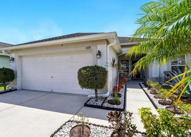 Property at 7139 Cedarcrest Blvd, Lakeland, FL 33810, 4 beds, 2 baths