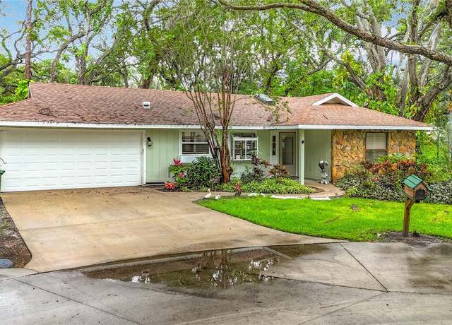 Property at 6901 Arbor Oaks Ct, Bradenton, FL 34209, 3 beds, 2 baths