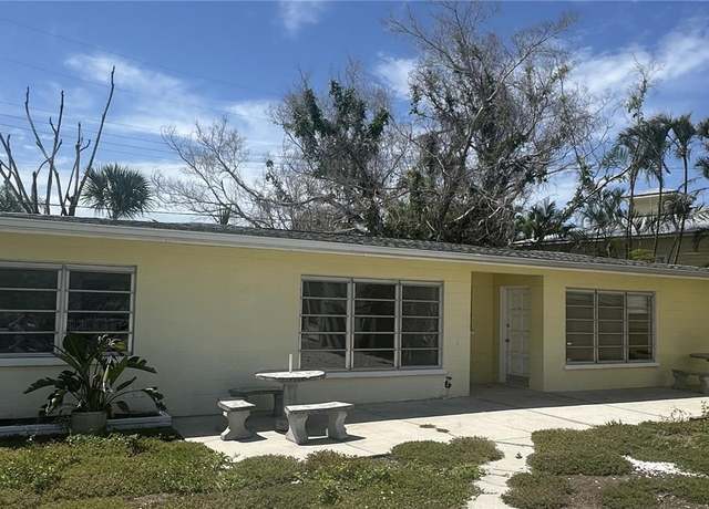 Property at 1138 Sun N Sea Dr, Sarasota, FL 34242, 4 beds, 2 baths