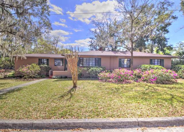 Property at 1034 NE 11th St, Ocala, FL 34470, 4 beds, 2 baths