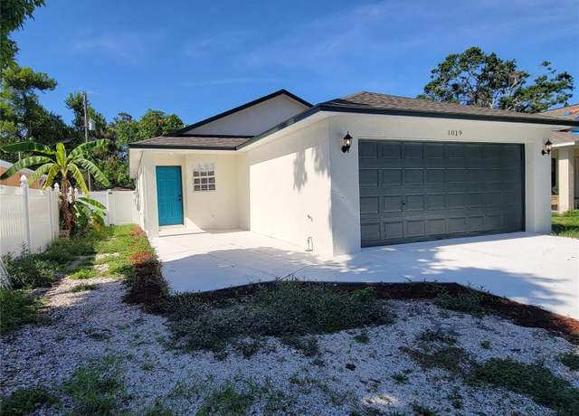Property at 1019 34th Ave W, Bradenton, FL 34205, 3 beds, 2 baths