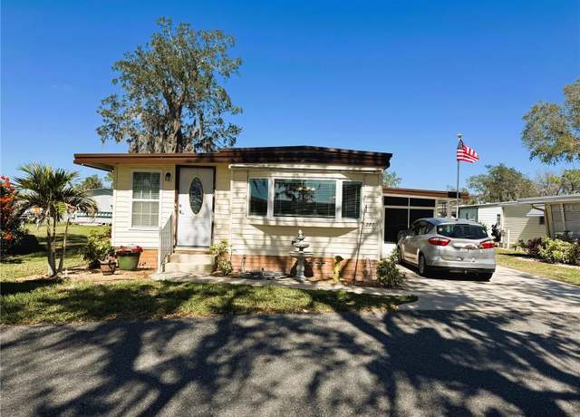 Property at 207 Jacaranda Dr, Leesburg, FL 34748, 2 beds, 1.5 baths