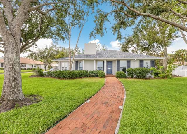 Property at 2401 Riverview Blvd, Bradenton, FL 34205, 3 beds, 3 baths
