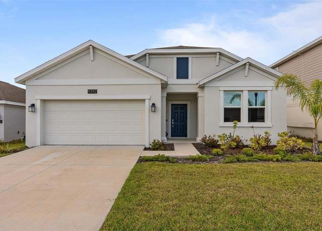 Property at 9392 Revere Ave, Leesburg, FL 34788, 4 beds, 2 baths