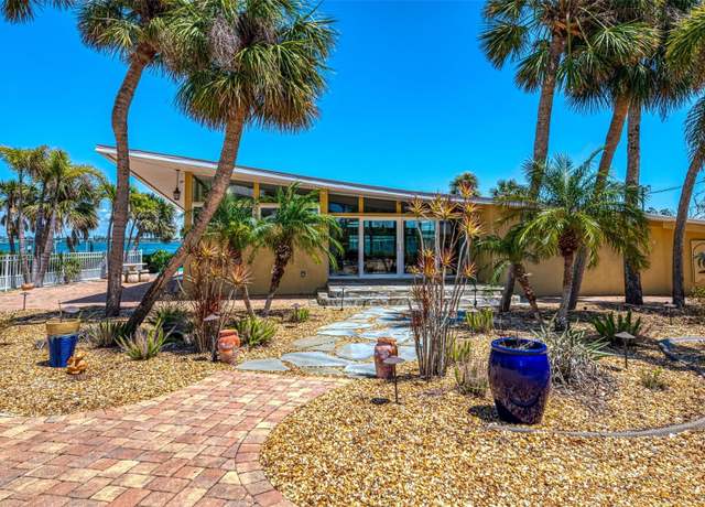 Property at 6029 Manasota Key Rd, Englewood, FL 34223, 2 beds, 3 baths