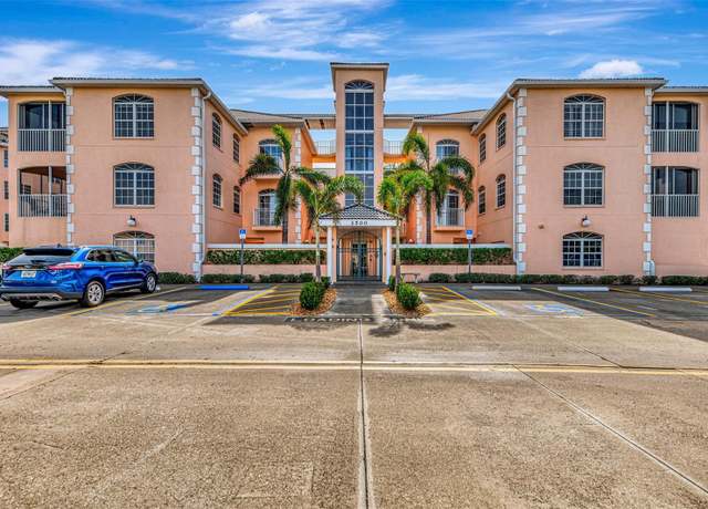Property at 1502 Gondola Park Dr #1502, Venice, FL 34292, 3 beds, 2 baths