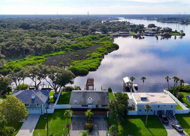 Property at 9408 Oak St, Riverview, FL 33578, 4 beds, 3 baths