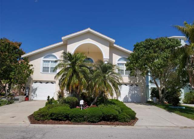 Property at 5025 Westshore Dr, New Port Richey, FL 34652, 4 beds, 4 baths