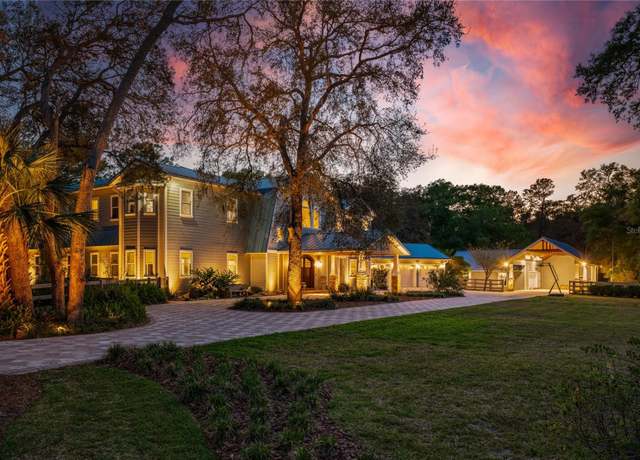 Property at 2240 W Dale Cir, Deland, FL 32720, 5 beds, 4.5 baths