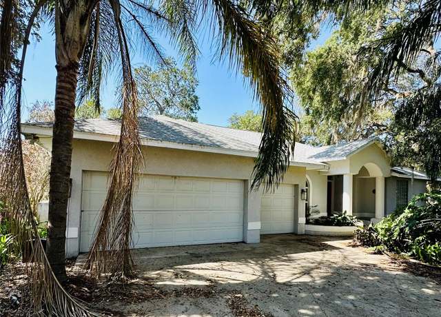 Property at 6425 Brentwood Dr, Zephyrhills, FL 33542, 3 beds, 2.5 baths