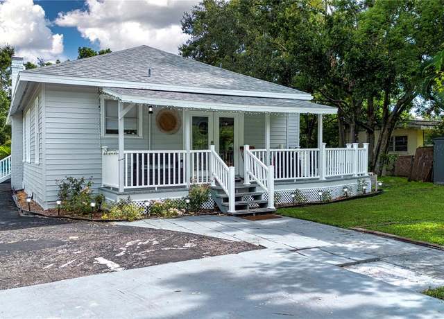 Property at 1517 5th St W, Palmetto, FL 34221, 3 beds, 2 baths
