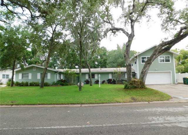 Property at 888 Forest Glen Rd, Clearwater, FL 33765, 3 beds, 2.5 baths
