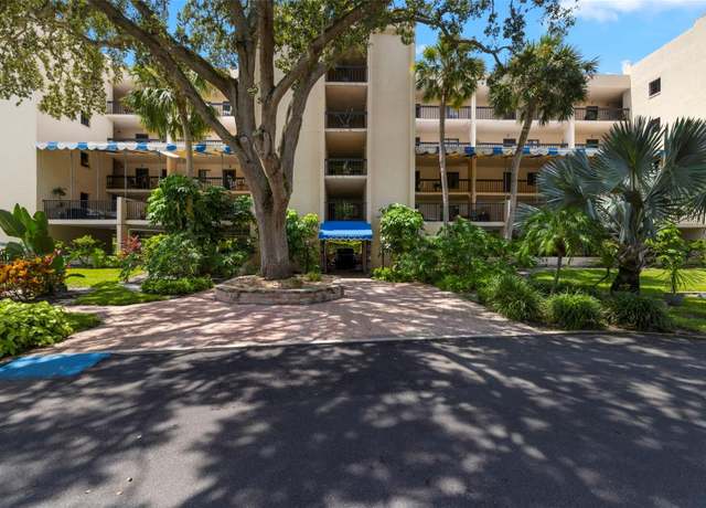 Property at 201 Tarpon Pt, Tarpon Springs, FL 34689, 2 beds, 2 baths