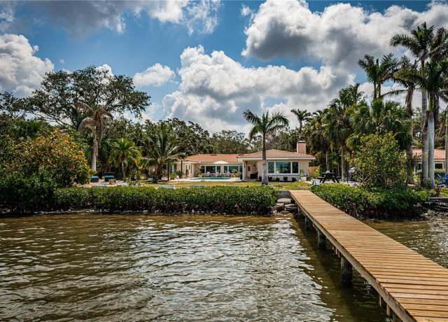 Property at 2834 Pelham Rd N, St Petersburg, FL 33710, 4 beds, 4 baths