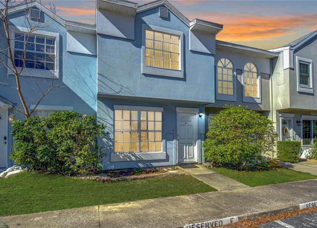 Property at 6781 121st Ave Unit F, Largo, FL 33773, 2 beds, 2.5 baths