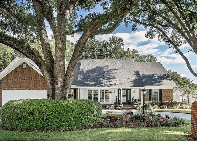 Property at 1516 Jae Pl, Lakeland, FL 33803, 4 beds, 4.5 baths
