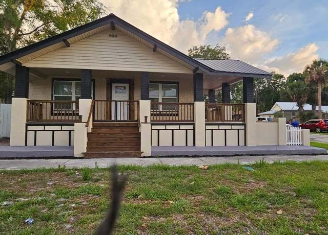 Property at 823 Madison St, Palatka, FL 32177, 4 beds, 3 baths