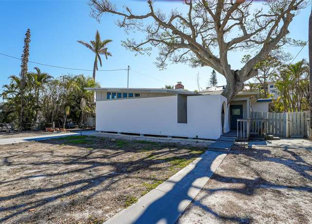 Property at 132 Harrison Dr, Sarasota, FL 34236, 3 beds, 2.5 baths