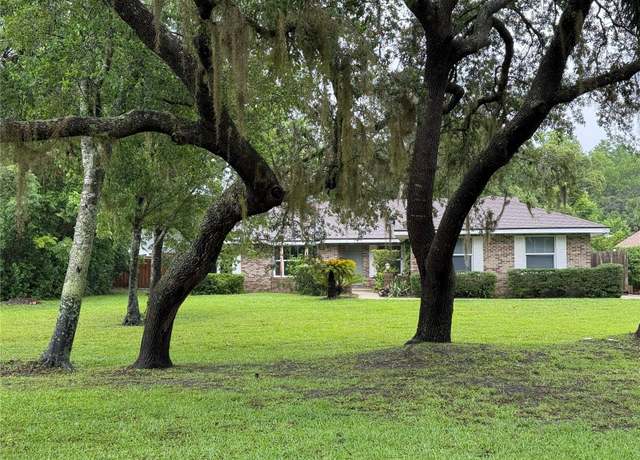 Property at 547 Cleo Ln, Deltona, FL 32738, 3 beds, 2 baths