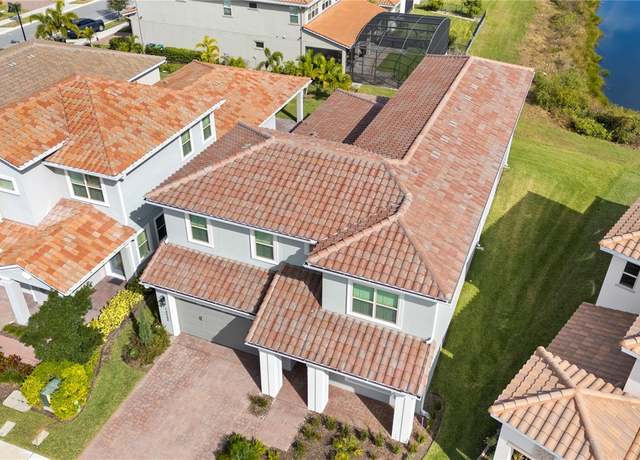 Property at 13333 Oakenshaw Ln, Orlando, FL 32832, 5 beds, 5 baths