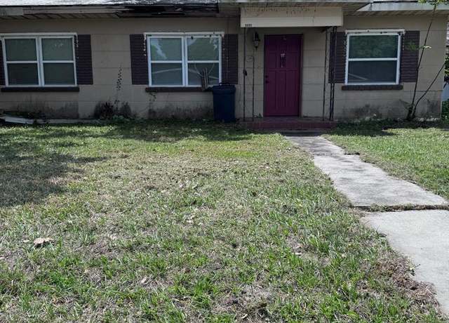 Property at 1211 NE 4th St, Mulberry, FL 33860, 2 beds, 1 bath