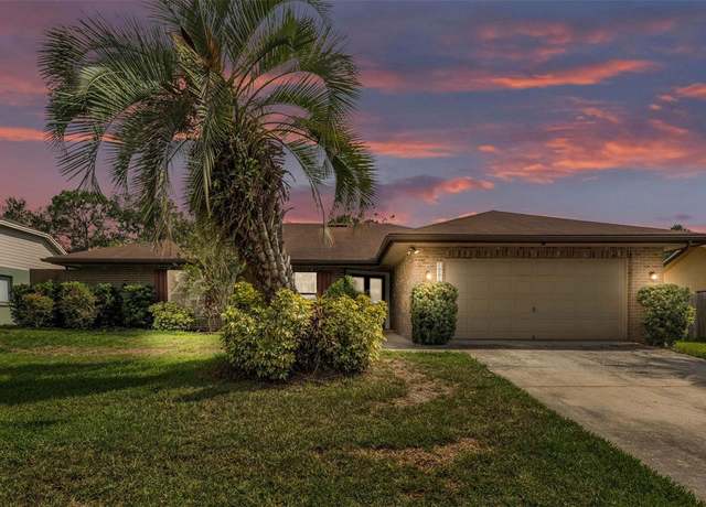 Property at 1901 Paddock Dr, Plant City, FL 33566, 4 beds, 2 baths