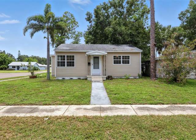 Property at 140 SW Lincoln Cir N, St Petersburg, FL 33703, 3 beds, 1 bath