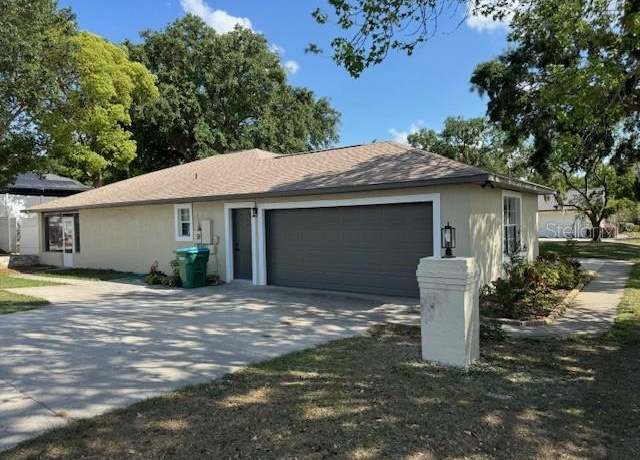 Property at 17650 Doris St, Montverde, FL 34756, 4 beds, 3 baths