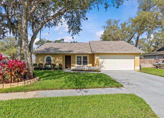Property at 1017 Hamilton Ave, Tarpon Springs, FL 34689, 3 beds, 2 baths