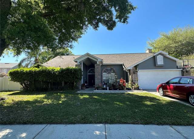 Property at 1046 Shinnecock Hills Dr, Oviedo, FL 32765, 4 beds, 2 baths