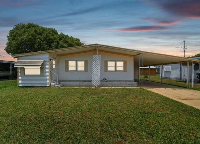 Property at 5353 Comanche St, Zephyrhills, FL 33542, 2 beds, 2 baths