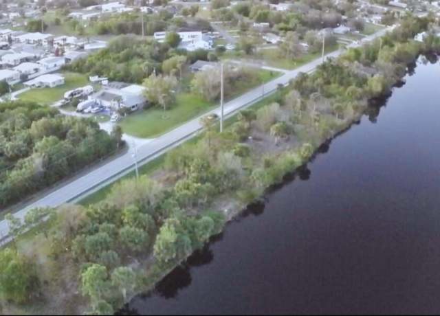 Property at 2006 Cooper St, Punta Gorda, FL 33950