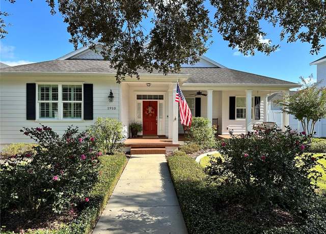 Property at 1910 SE 28th Pl, Ocala, FL 34471, 3 beds, 2.5 baths