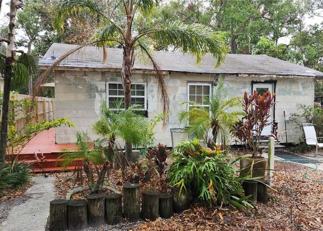Property at 1207 Pine Ave NW, Largo, FL 33770, 2 beds, 1 bath