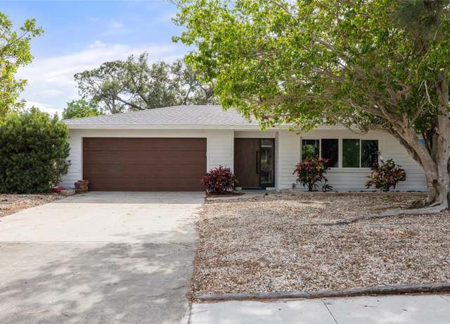 Property at 346 Suwanee Ave, Sarasota, FL 34243, 3 beds, 3.5 baths