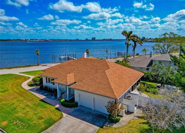 Property at 2305 Riverview Blvd, Bradenton, FL 34205, 3 beds, 2.5 baths