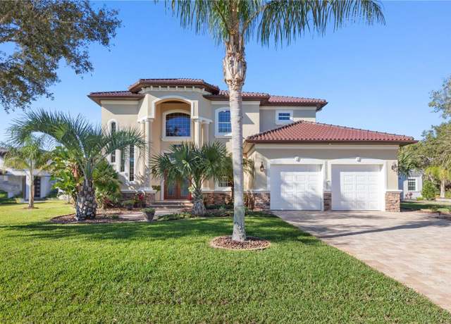 Property at 33 N Riverwalk Dr, Palm Coast, FL 32137, 4 beds, 3.5 baths