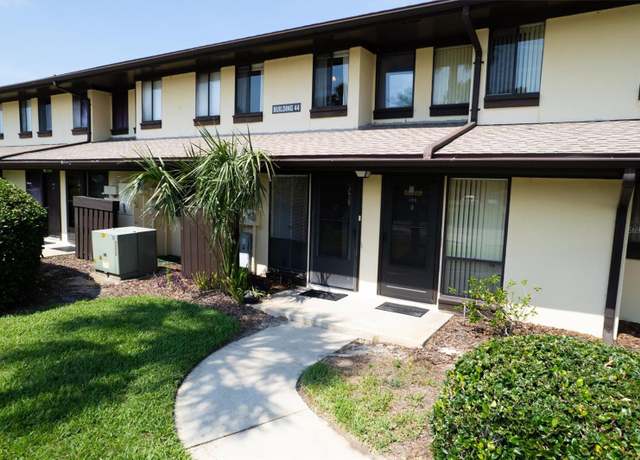 Property at 44 Club House Dr #105, Palm Coast, FL 32137, 2 beds, 1.5 baths