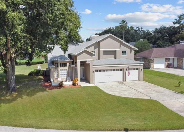 Property at 11209 Crescent Bay Blvd, Clermont, FL 34711, 4 beds, 2.5 baths