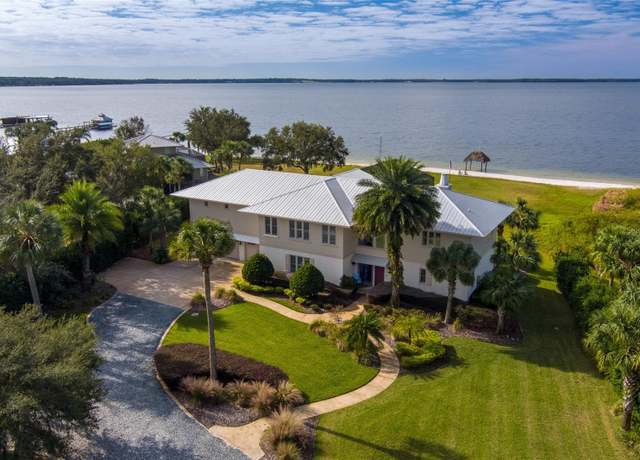 Property at 12757 SE 143rd Ave, Ocklawaha, FL 32179, 4 beds, 3.5 baths